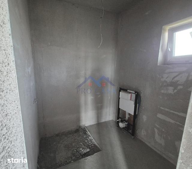 Apartament cu 4 camere în Cetate