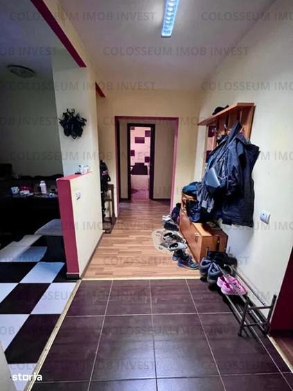 Apartament cu 3 camere decomandat în Tractorul