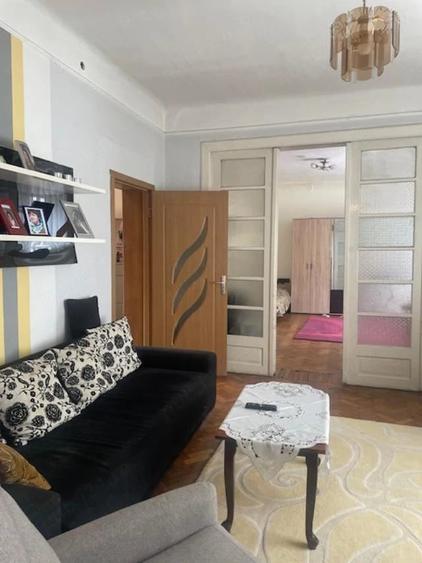 Casă cu Teren 930 Mp în Central