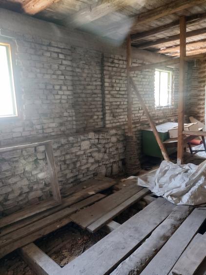 Casă cu 9 camere cu Canalizare în Dârste