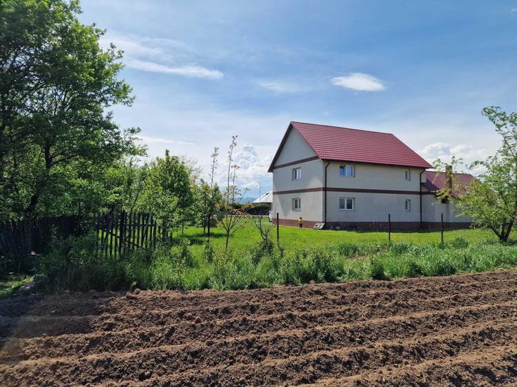 Casă cu 4 camere în Orțăști