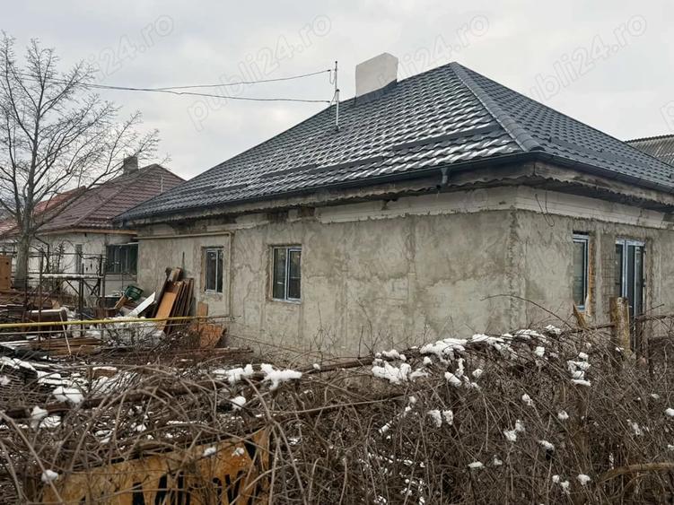 Casă cu 6 camere cu Teren 400 Mp în Central