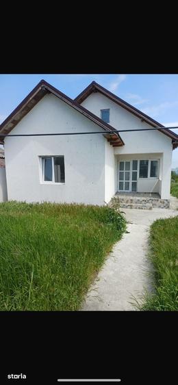 Casă cu 4 camere cu Teren 400 Mp în Central