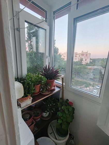 Apartament cu 2 camere semidecomandat în Berceni