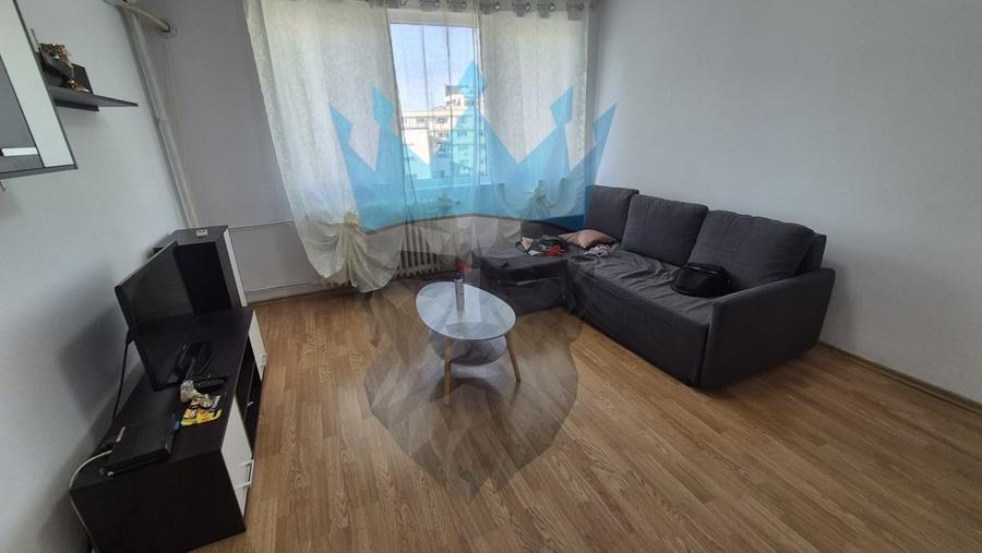 Apartament cu 3 camere decomandat, mobilat în P-ța Unirii