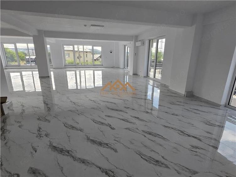 Spațiu comercial, de 150 mp, în Central