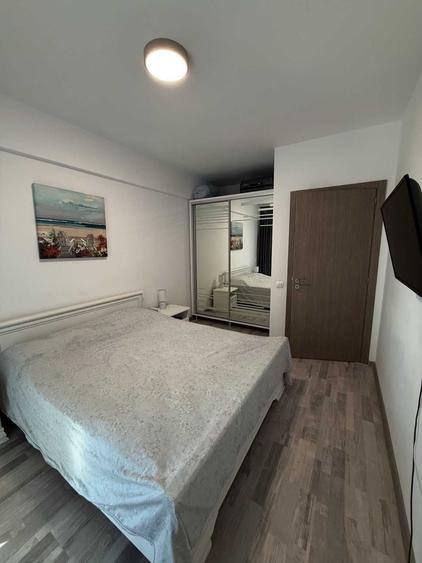 Apartament cu 2 camere decomandat în Roșu