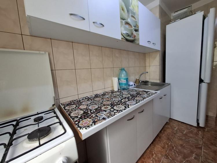 Apartament cu 3 camere semidecomandat, mobilat în Tomis Nord