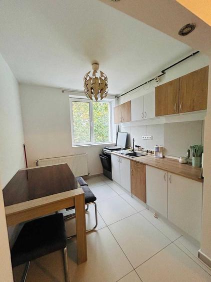 Apartament cu 2 camere semidecomandat în Republicii