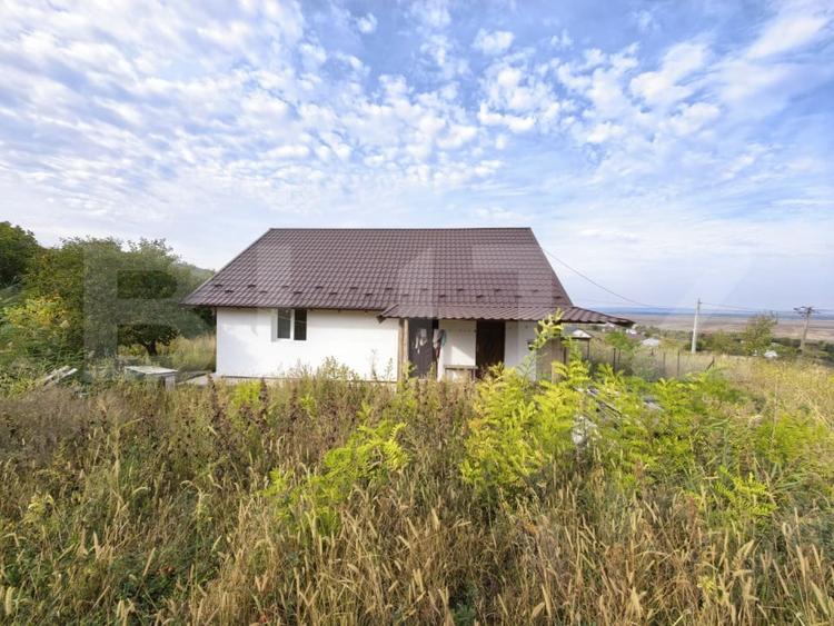 Casă individuală cu 3 camere cu Teren 3000 Mp în Comarna