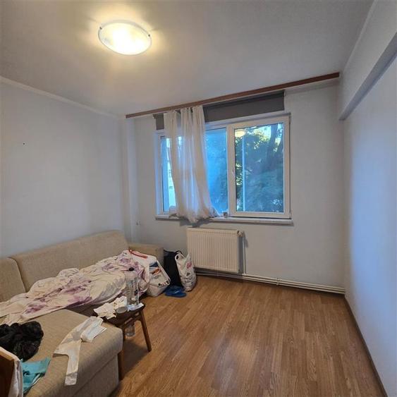 Apartament cu 2 camere semidecomandat în Piața Unirii