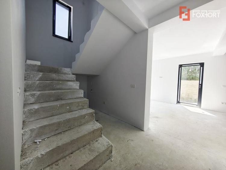 Duplex cu 4 camere semidecomandat cu Canalizare în Giroc