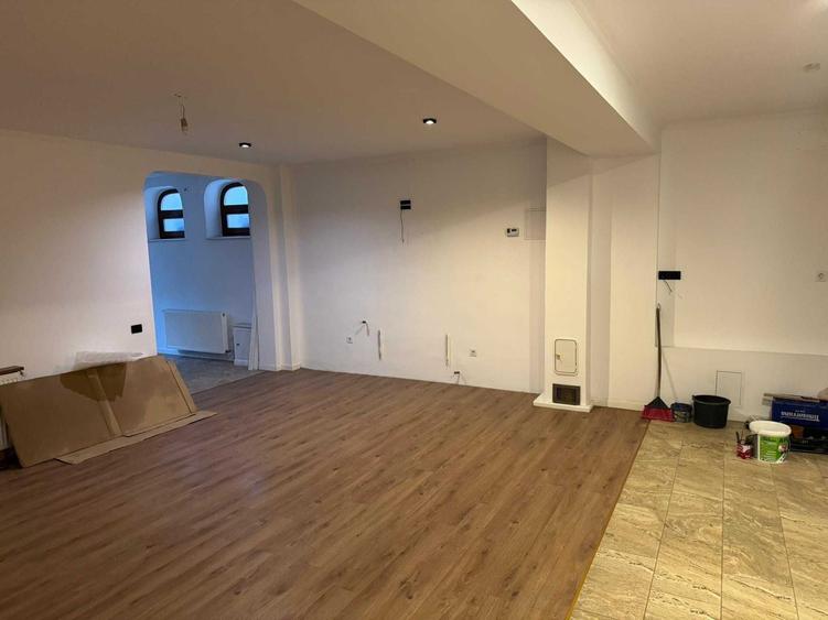 Casă cu 4 camere în Năvodari Tabără