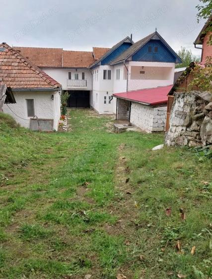 Casă cu 6 camere în Central