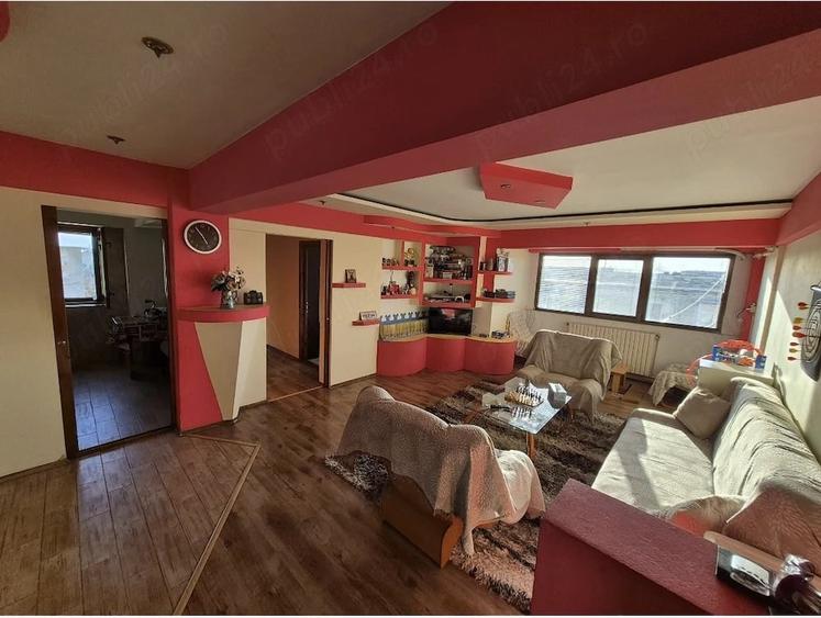 Apartament cu 3 camere decomandat în Central