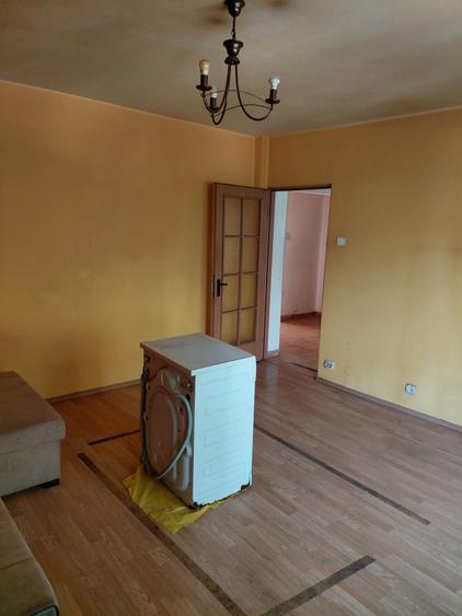 Apartament cu 3 camere decomandat în Sebastian