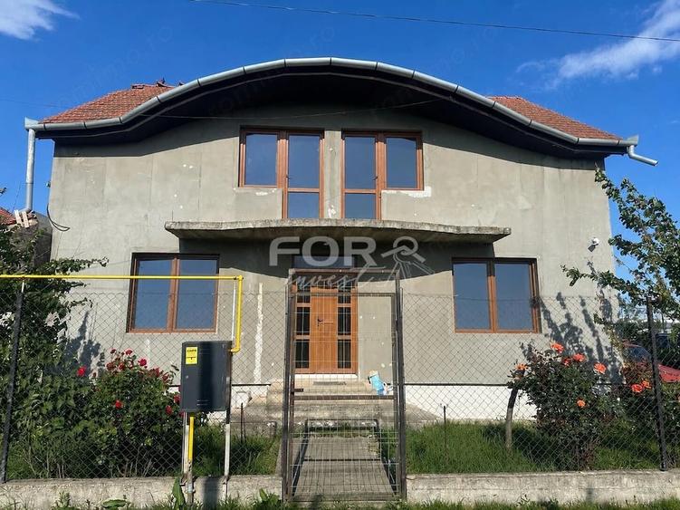 Casă cu 5 camere cu Teren 522 Mp în Sântandrei