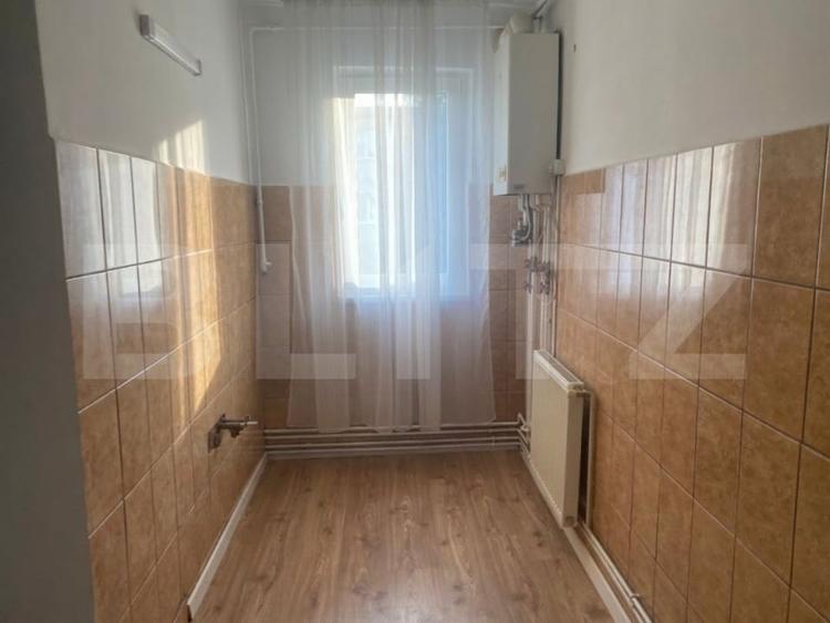 Apartament cu 3 camere decomandat în Dâmbu Pietros