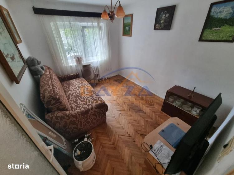 Apartament cu 3 camere decomandat în Republicii