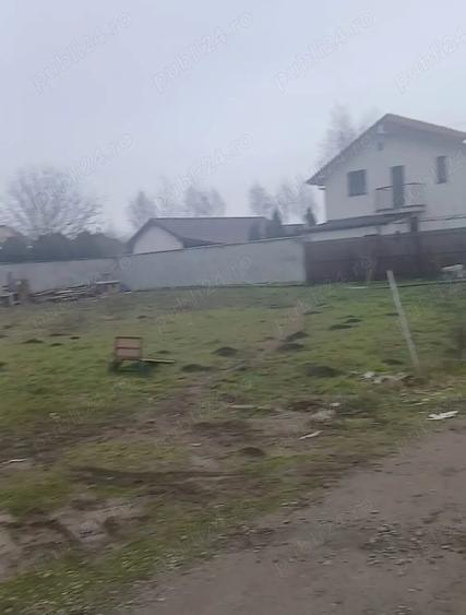 Teren de 1000 mp, în Vânători