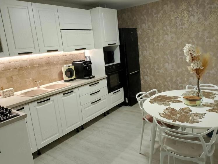 Casă cu Teren 327 Mp în Bascov