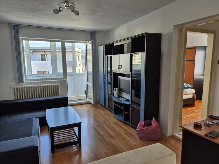 Apartament cu 2 camere semidecomandat în Central