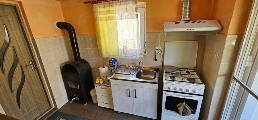 Casă cu 3 camere în Chiochiș