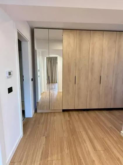 Penthouse cu 3 camere decomandat, mobilat în Berceni
