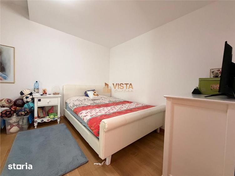 Casă cu 9 camere cu Teren 400 Mp în Central