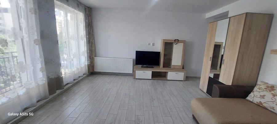 Apartament decomandat în Tractorul