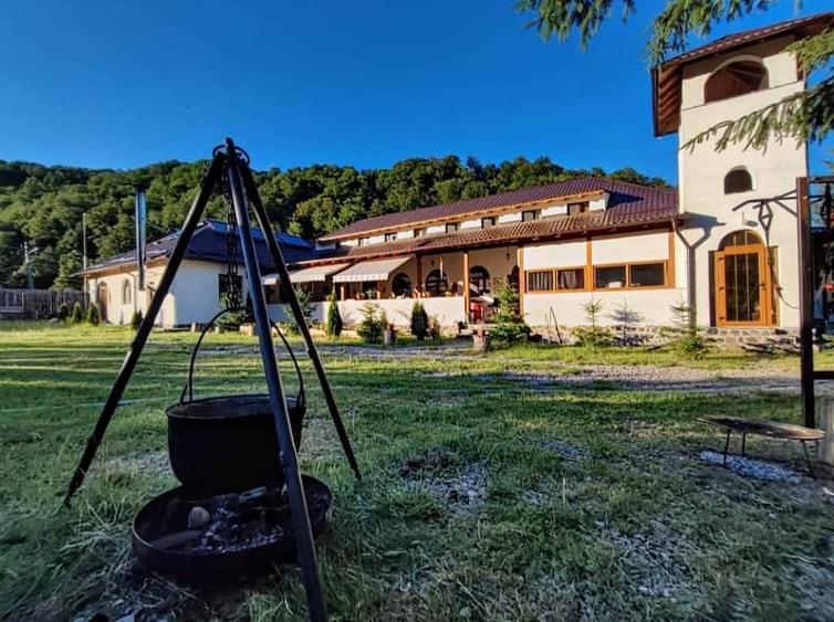 Hotel/Pensiune, de 15 mp, în Berevoești