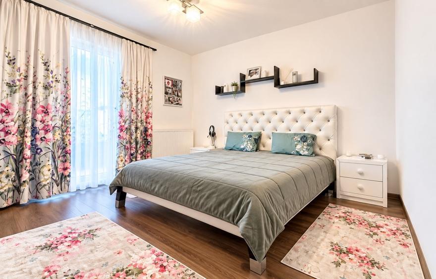 Apartament cu 3 camere decomandat în Rediu