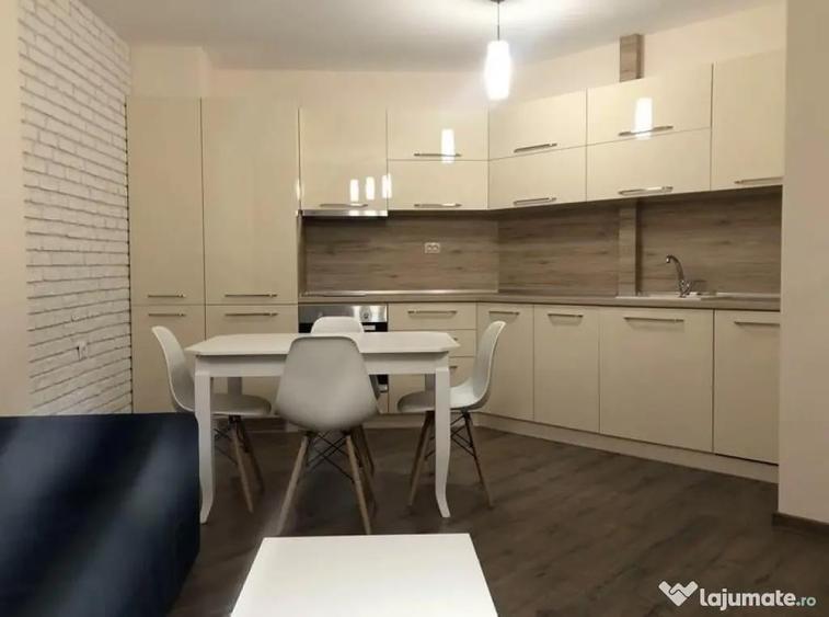 Apartament cu 2 camere semidecomandat în Complex Studențesc