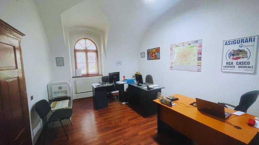 Garsonieră decomandată în Central