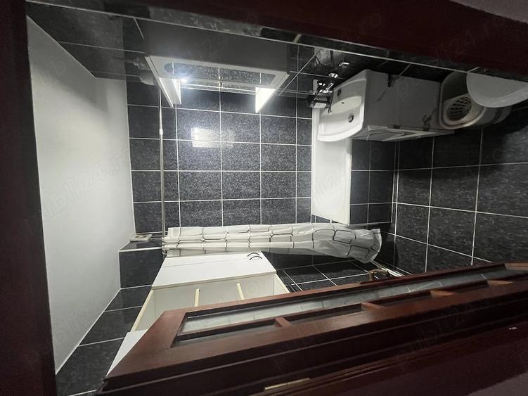Apartament cu 3 camere decomandat în Republicii