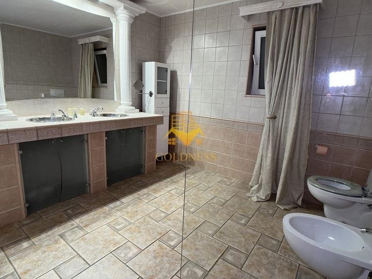 Casă individuală cu 6 camere cu Canalizare în Gruia