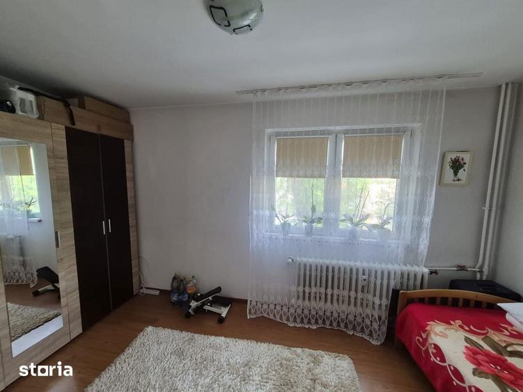 Apartament cu 2 camere semidecomandat în Valea Rosie
