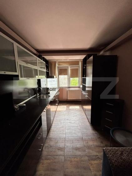 Apartament cu 3 camere decomandat, mobilat în Cina