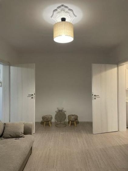 Apartament cu 2 camere semidecomandat, mobilat în Rahova