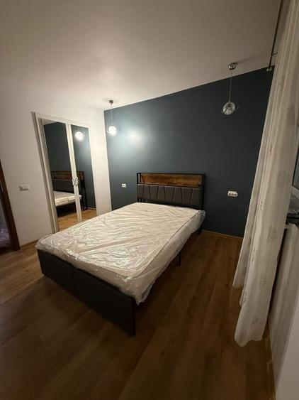 Apartament cu 3 camere semidecomandat în Tătărași