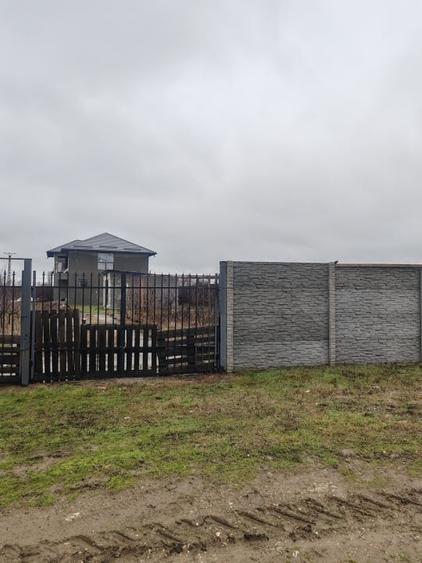 Casă individuală cu 4 camere cu Teren 1380 Mp în Brazi