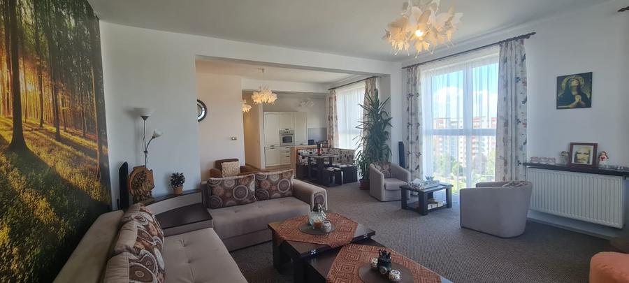 Penthouse cu 2 camere decomandat în Avantgarden