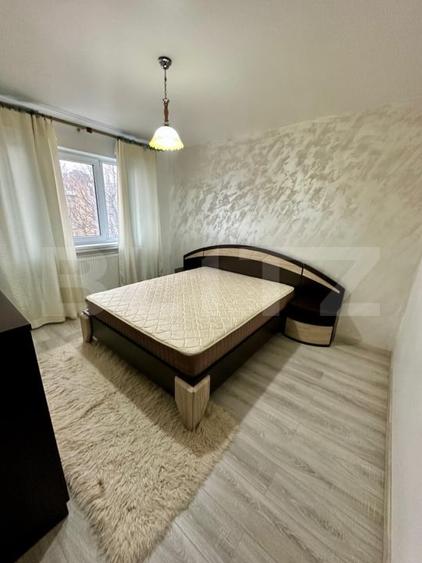 Apartament cu 3 camere semidecomandat, mobilat în Teilor