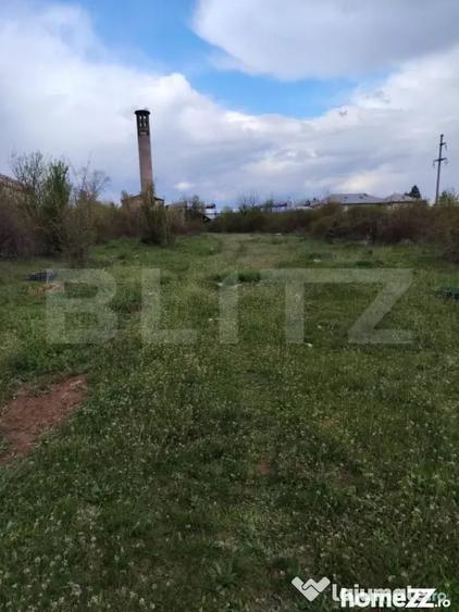Teren de 8280 mp, în Central