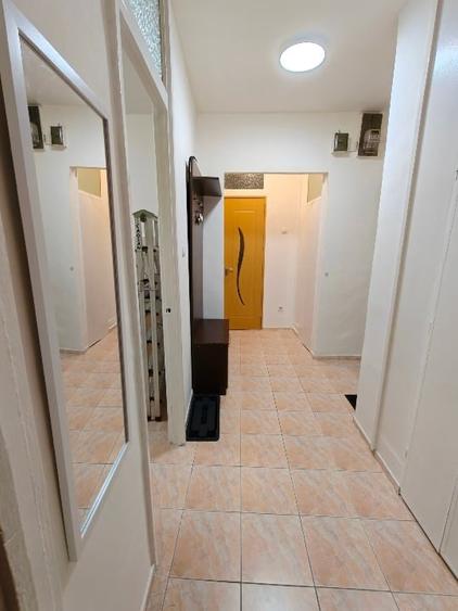 Apartament cu 2 camere decomandat în Berceni