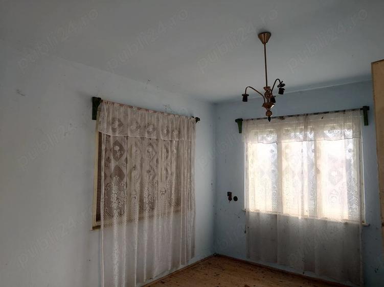 Casă cu 3 camere cu Teren 2850 Mp în Gârbova