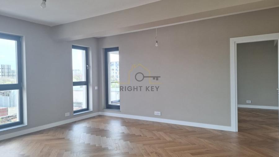 Apartament cu 3 camere decomandat în Băneasa