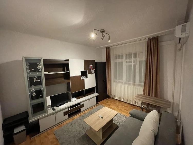 Garsonieră semidecomandată în Apărătorii Patriei