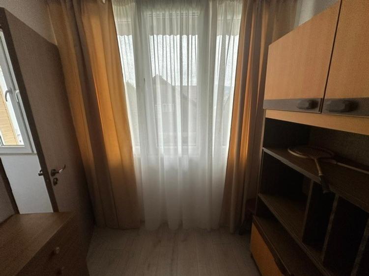 Casă individuală cu 5 camere cu Teren 1000 Mp în Central