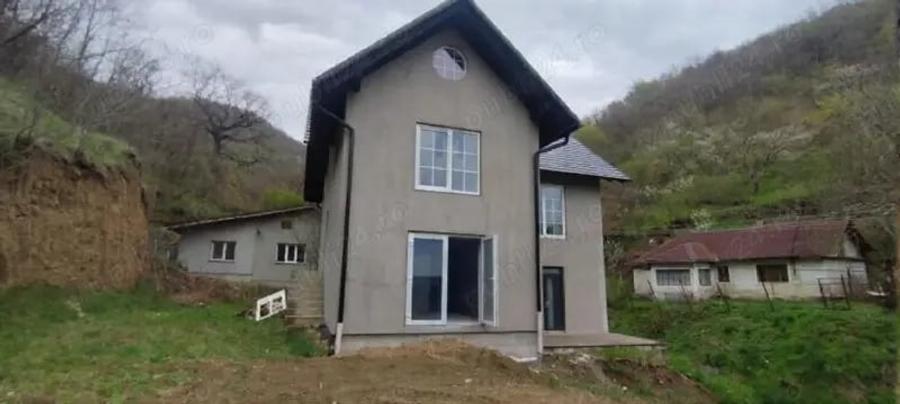 Casă cu 3 camere în Șimleu Silvaniei
